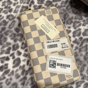 ONLY Zippy Wallet ✅ - Authentic - Bag SOLD 🚨 OPEN TO OFFERS